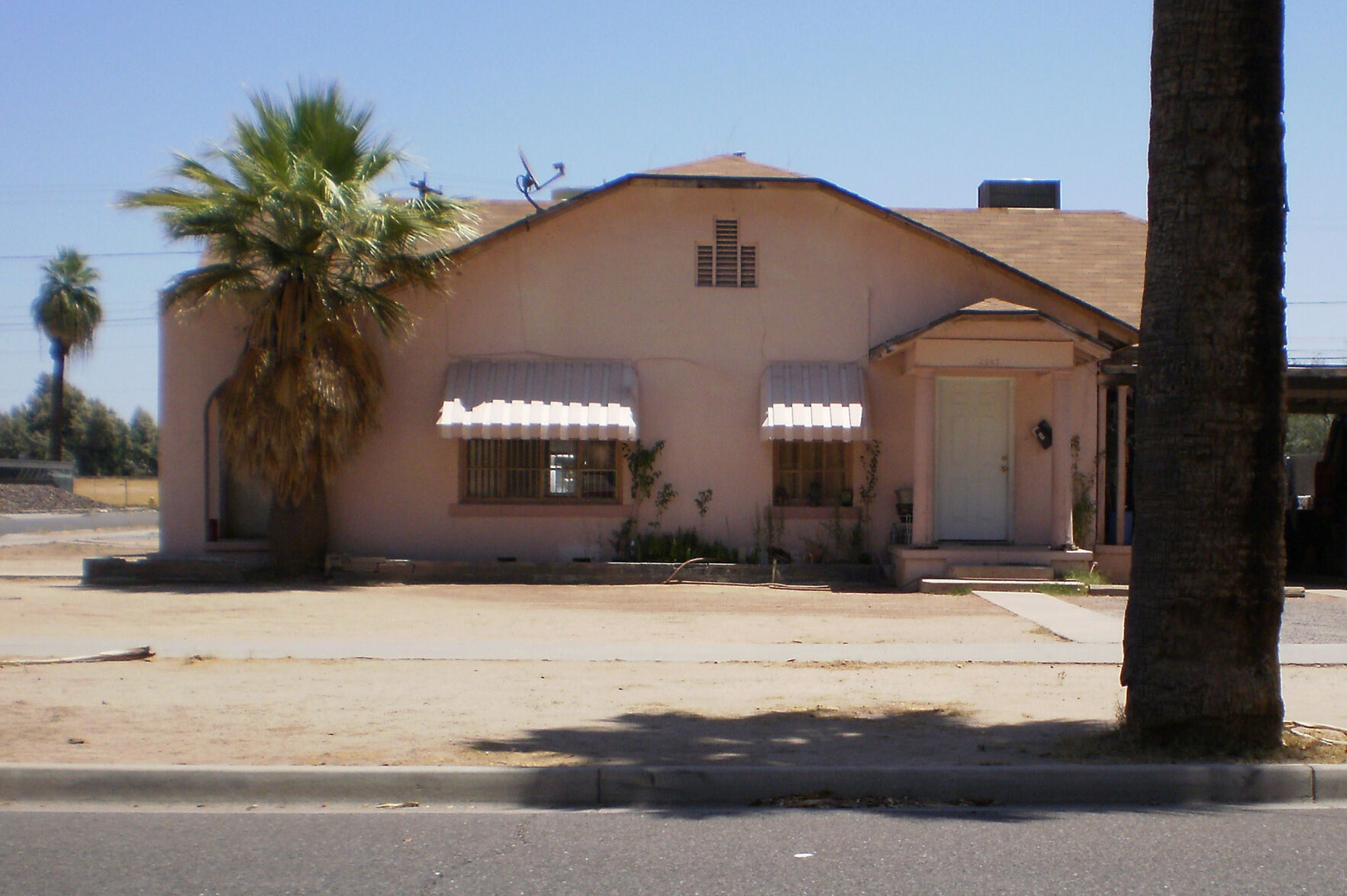 murderBungalowWikimediaChloe93.jpg
